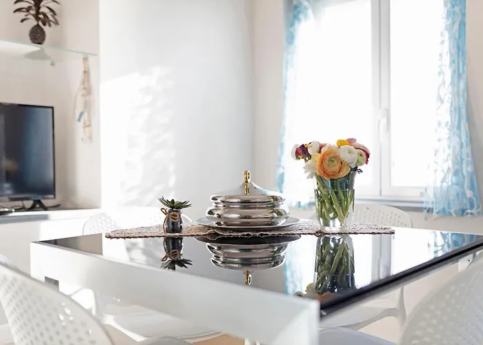 Old City Apartment Seaview